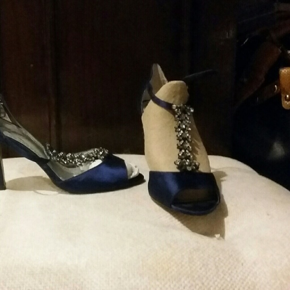 ADRIANNE VITTADINI Navy Rhinestone T-strap Shoe - Picture 1 of 7